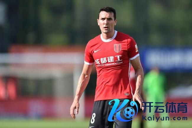 媒体东说念主热议周定洋红牌